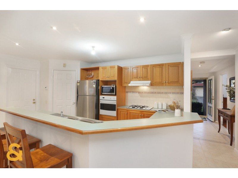 8 Bonney Place, Roxburgh Park VIC 3064