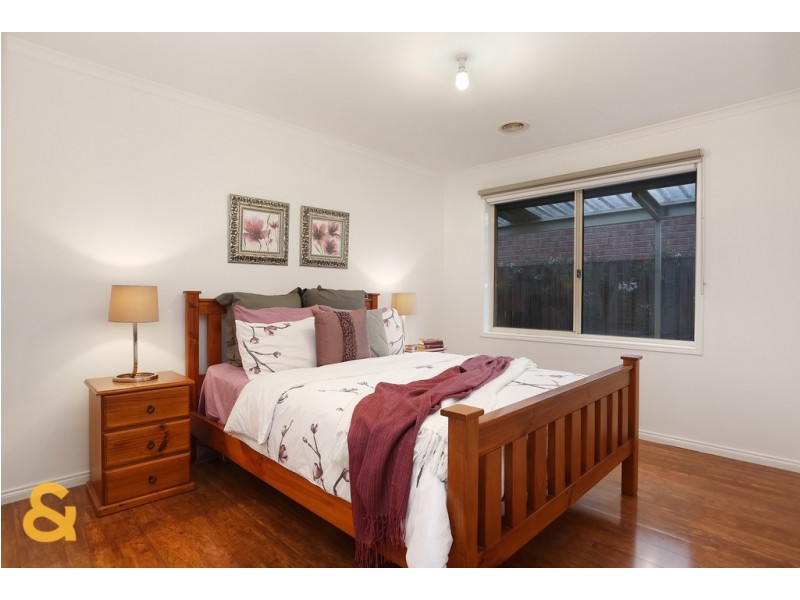 8 Bonney Place, Roxburgh Park VIC 3064