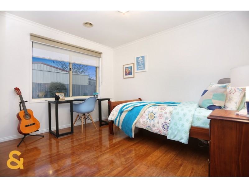 8 Bonney Place, Roxburgh Park VIC 3064