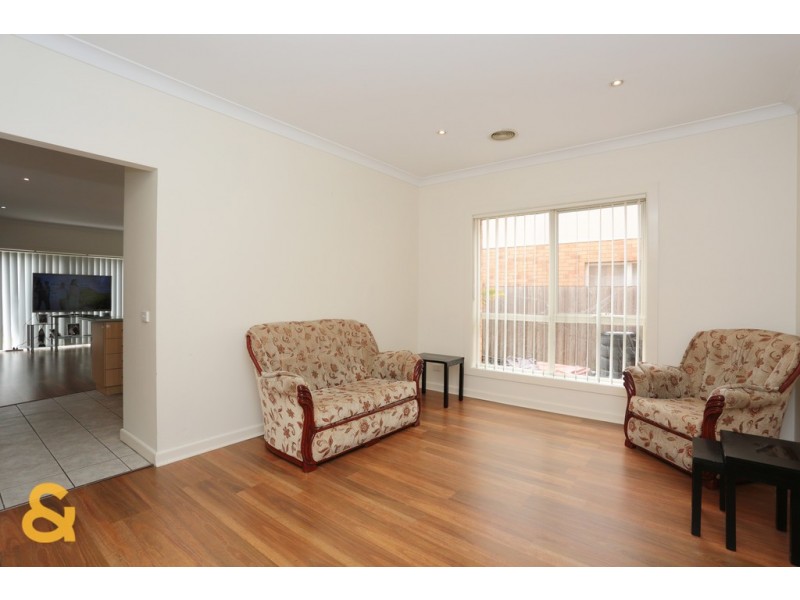 15 Donvale Avenue, Roxburgh Park VIC 3064