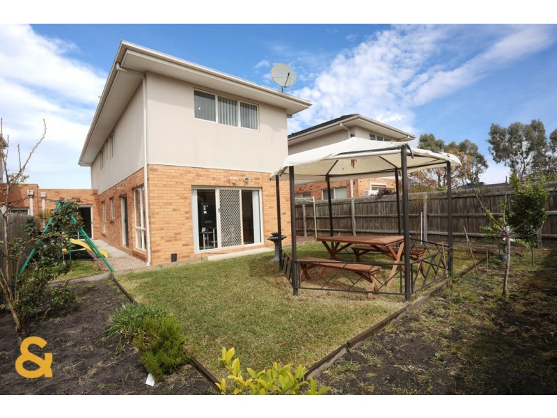 15 Donvale Avenue, Roxburgh Park VIC 3064