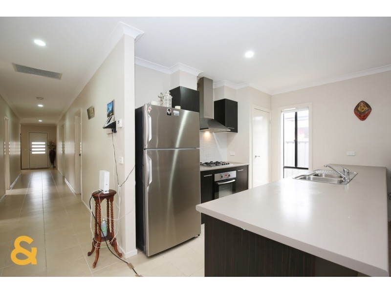 26 Huntingfield Street, Craigieburn VIC 3064