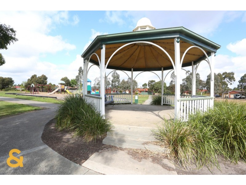 10 Manton Place, Roxburgh Park VIC 3064