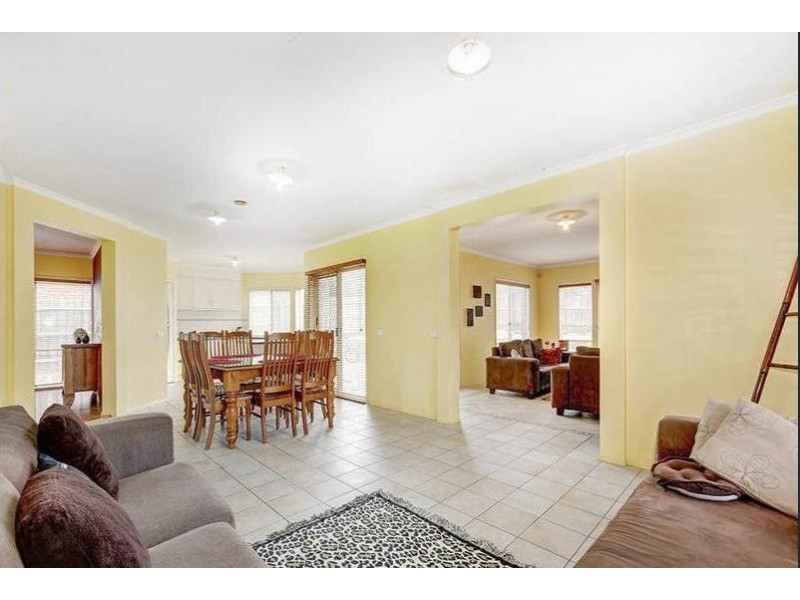 5 Welsh Court, Roxburgh Park VIC 3064