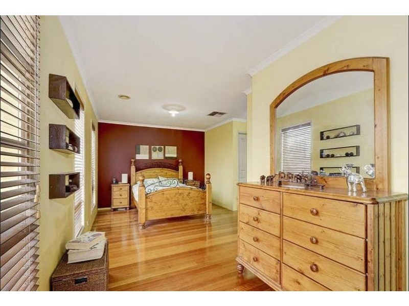 5 Welsh Court, Roxburgh Park VIC 3064