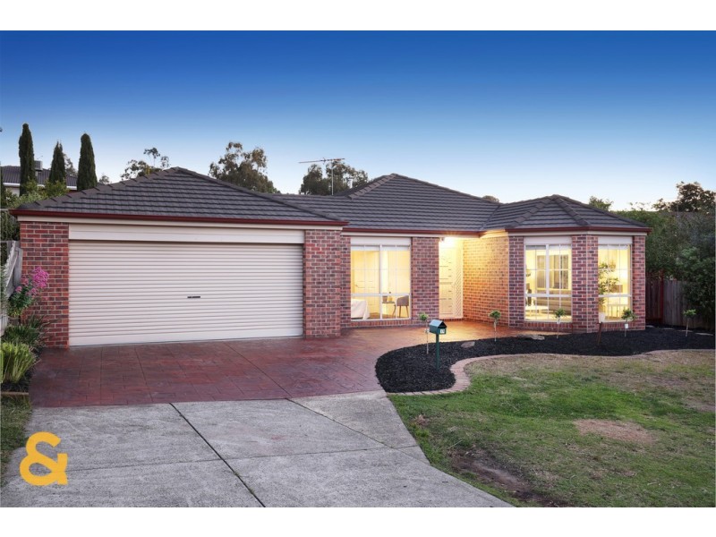 19 Hunter Avenue, Roxburgh Park VIC 3064