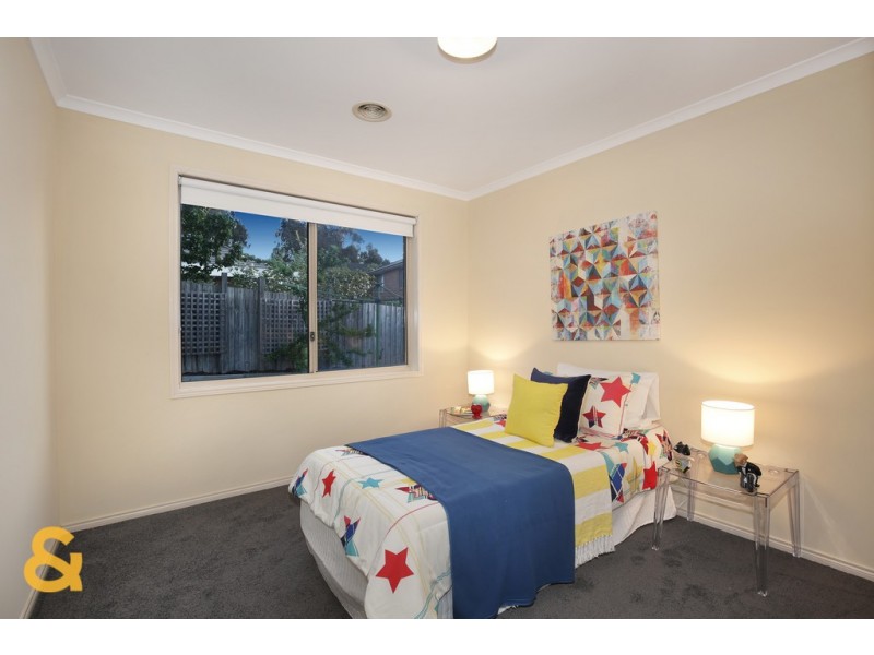 19 Hunter Avenue, Roxburgh Park VIC 3064