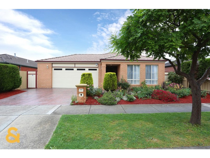 6 Spence Avenue, Roxburgh Park VIC 3064