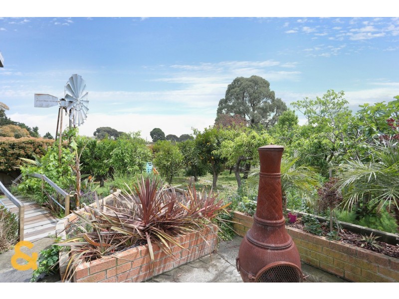 10 Hallston Court, Meadow Heights VIC 3048