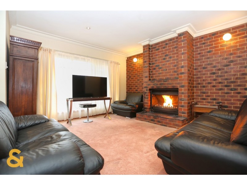 5 Pickersgill Crescent, Roxburgh Park VIC 3064