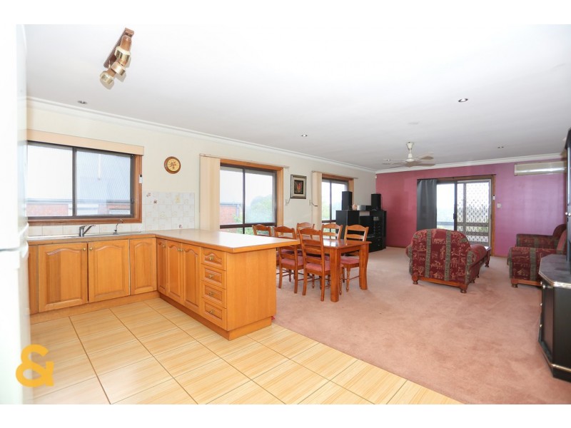 5 Pickersgill Crescent, Roxburgh Park VIC 3064