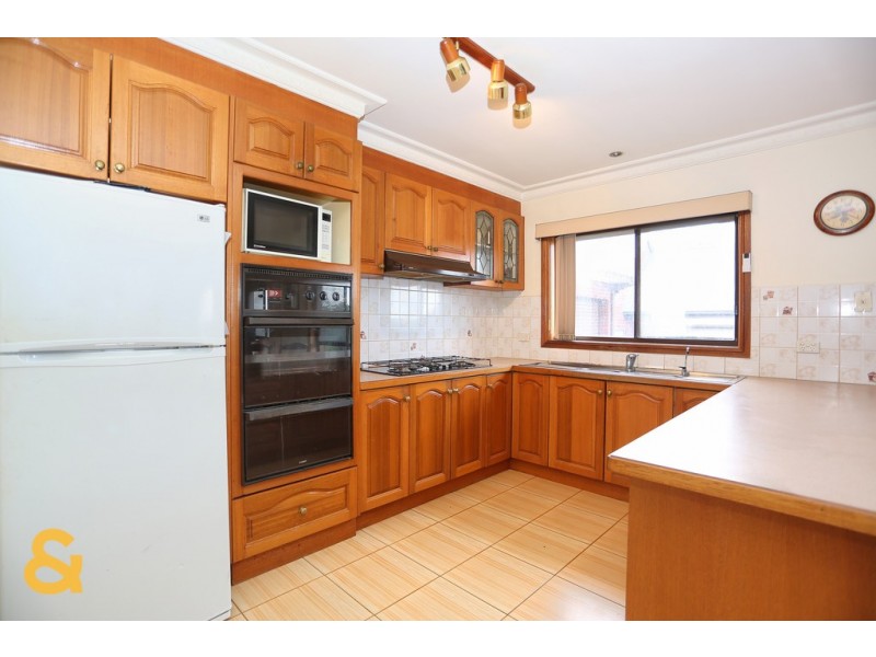 5 Pickersgill Crescent, Roxburgh Park VIC 3064