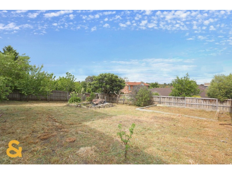 5 Pickersgill Crescent, Roxburgh Park VIC 3064