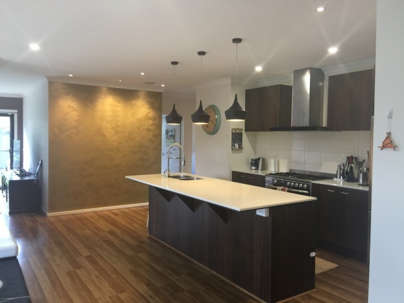 102 Biltmore Crescent, Roxburgh Park VIC 3064