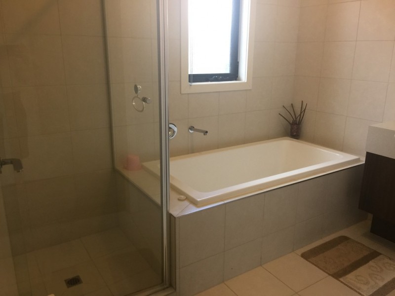 102 Biltmore Crescent, Roxburgh Park VIC 3064