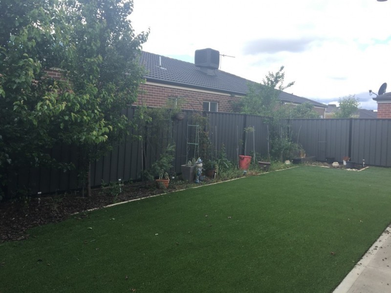 102 Biltmore Crescent, Roxburgh Park VIC 3064