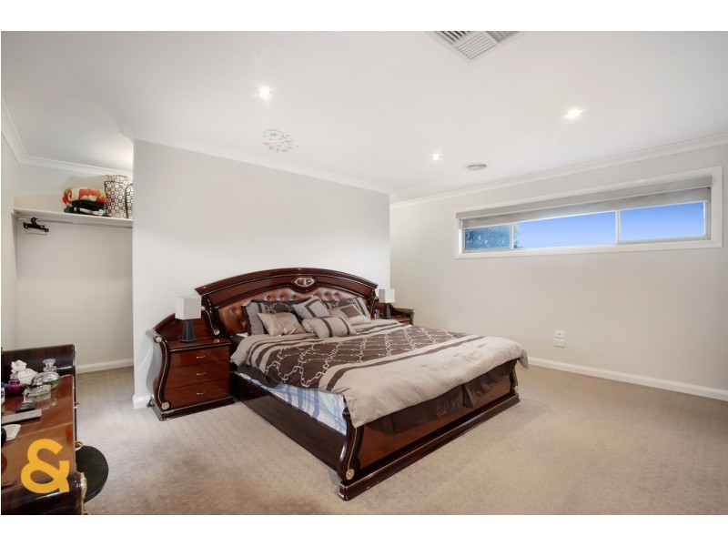 8 Sandover Drive, Roxburgh Park VIC 3064