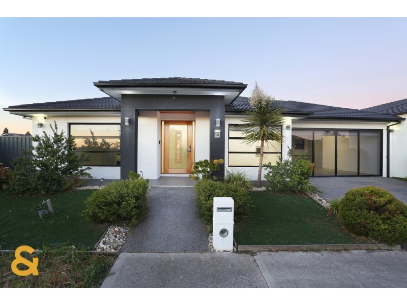 108 Biltmore Crescent, Roxburgh Park VIC 3064