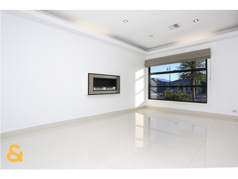 108 Biltmore Crescent, Roxburgh Park VIC 3064
