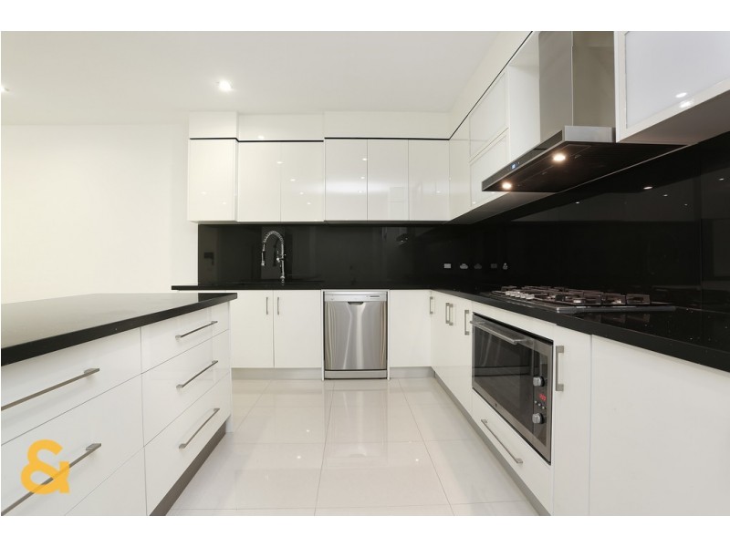 108 Biltmore Crescent, Roxburgh Park VIC 3064