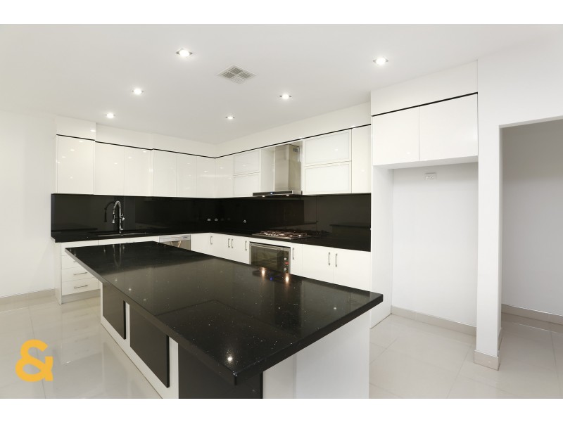 108 Biltmore Crescent, Roxburgh Park VIC 3064