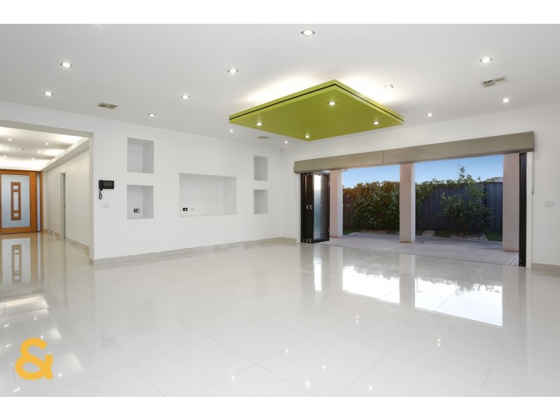 108 Biltmore Crescent, Roxburgh Park VIC 3064