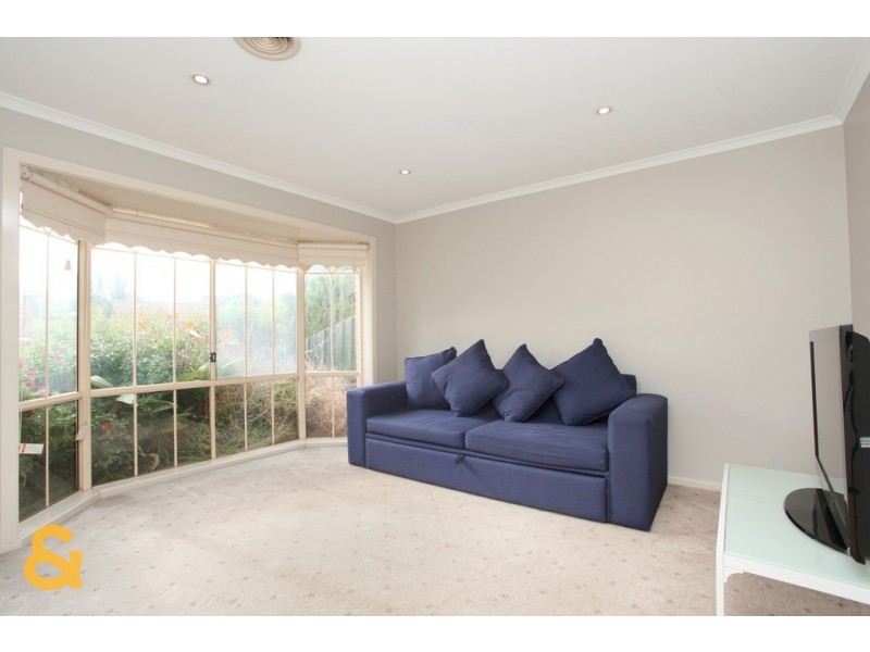 4 Molineux Way, Roxburgh Park VIC 3064