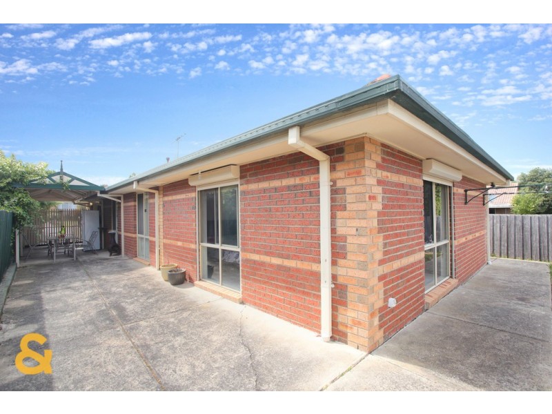 4 Molineux Way, Roxburgh Park VIC 3064