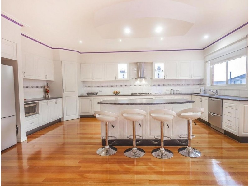 27 Douglas Mawson Drive, Roxburgh Park VIC 3064