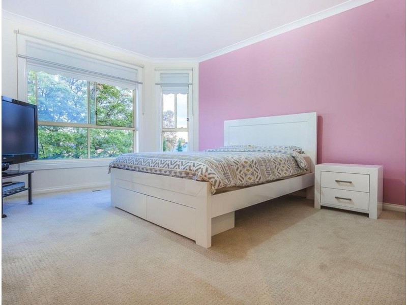 27 Douglas Mawson Drive, Roxburgh Park VIC 3064