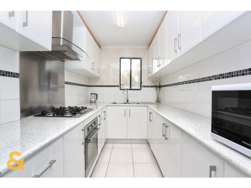 5 Hallston Court, Meadow Heights VIC 3048