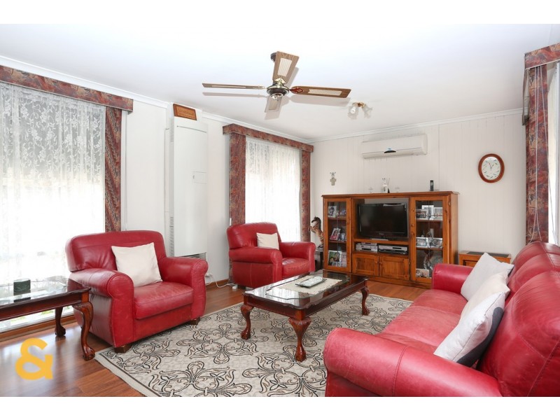 5 Hallston Court, Meadow Heights VIC 3048