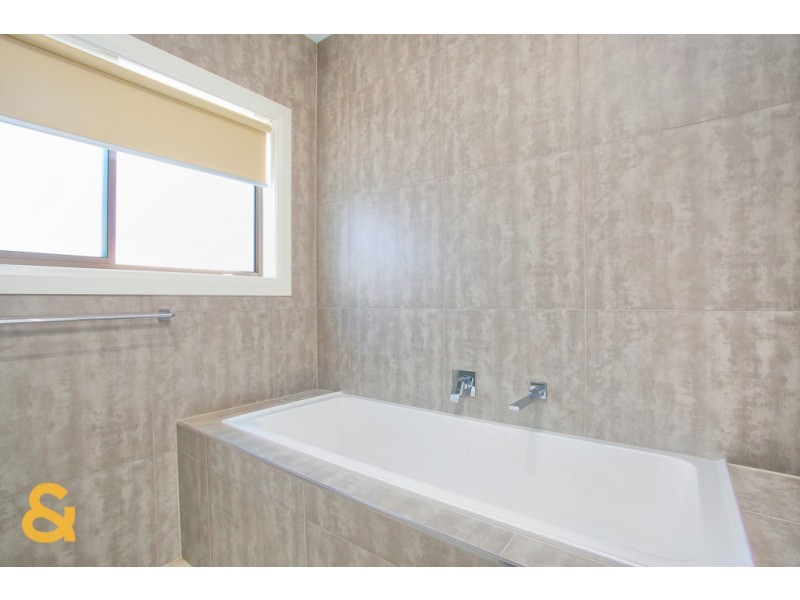 5 Braveheart Road, Craigieburn VIC 3064