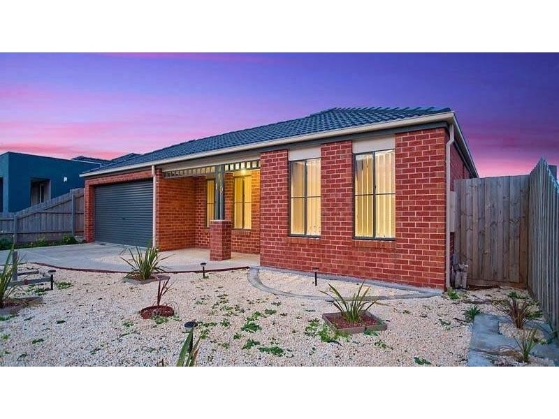 10 Neptune Street, Roxburgh Park VIC 3064