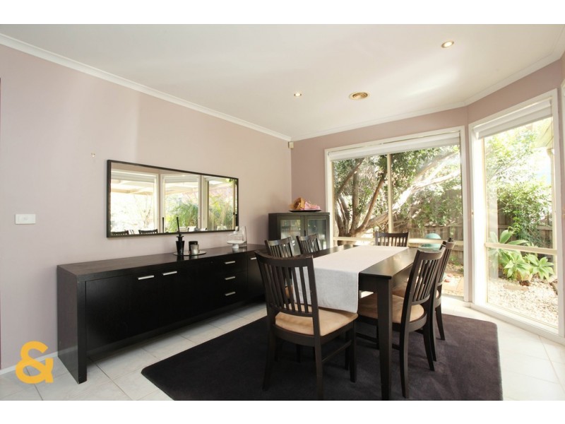 28 Saunders Court, Roxburgh Park VIC 3064