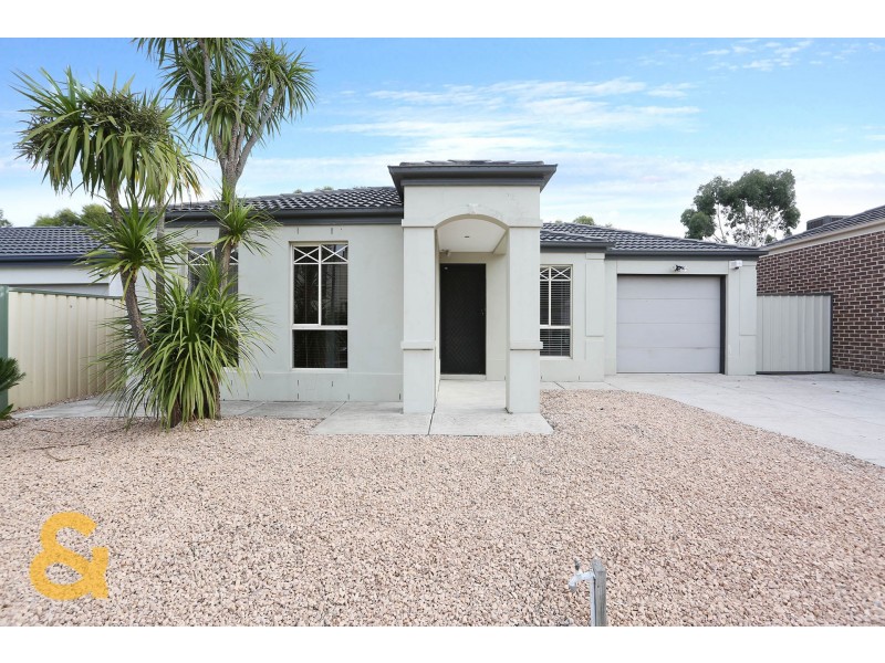 9 Corona Place, Roxburgh Park VIC 3064