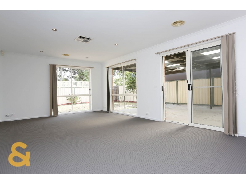 9 Corona Place, Roxburgh Park VIC 3064