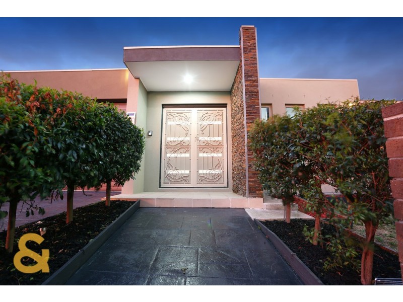 88 Lakeside Drive, Roxburgh Park VIC 3064