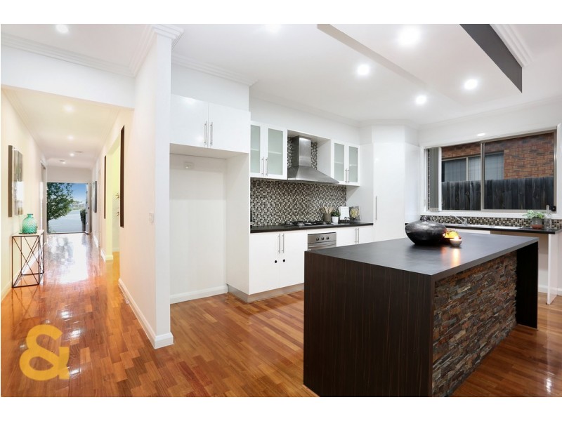 88 Lakeside Drive, Roxburgh Park VIC 3064