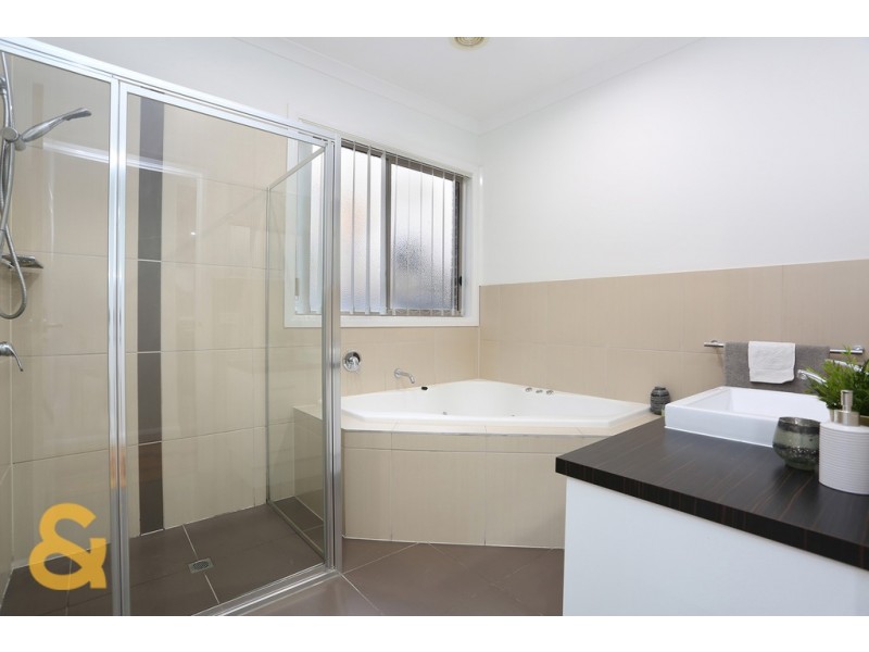 88 Lakeside Drive, Roxburgh Park VIC 3064