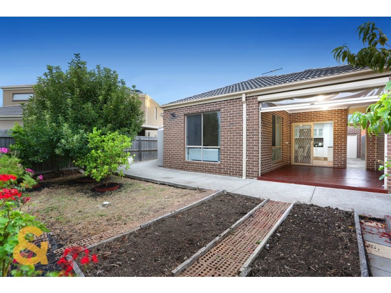 88 Lakeside Drive, Roxburgh Park VIC 3064