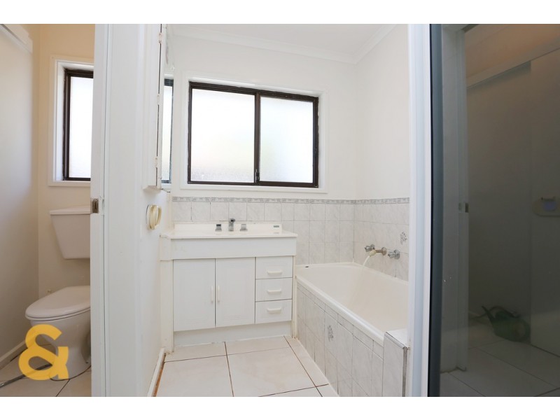 20 Woodburn Crescent, Meadow Heights VIC 3048