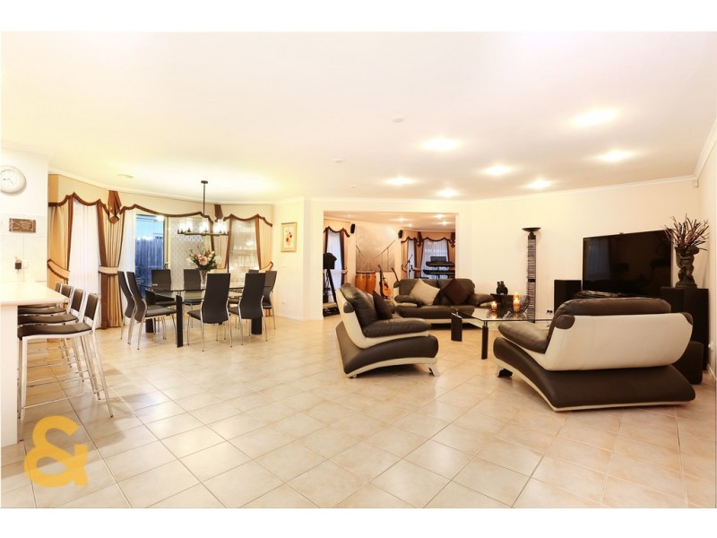 23 Wrigley Crescent, Roxburgh Park VIC 3064