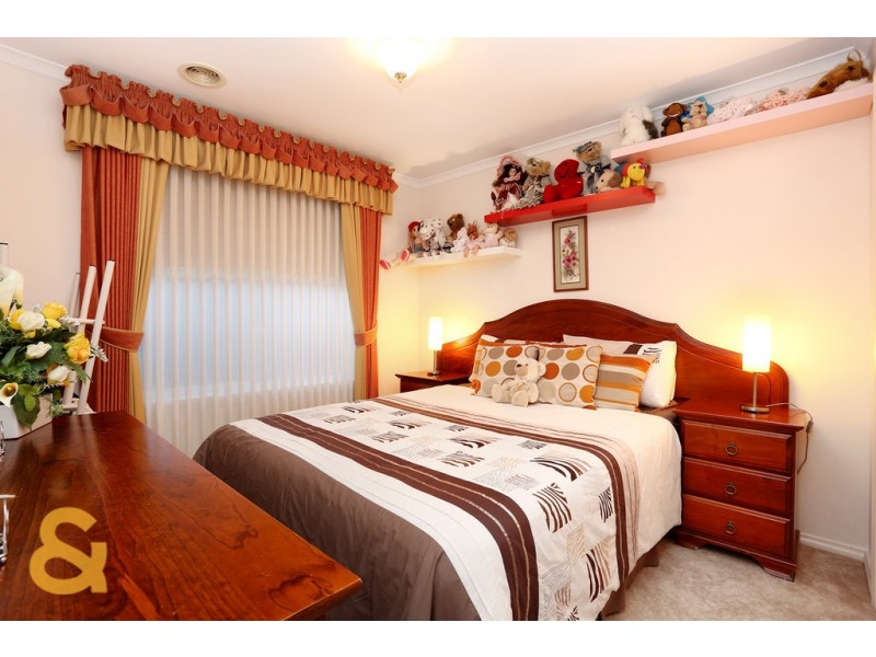 23 Wrigley Crescent, Roxburgh Park VIC 3064