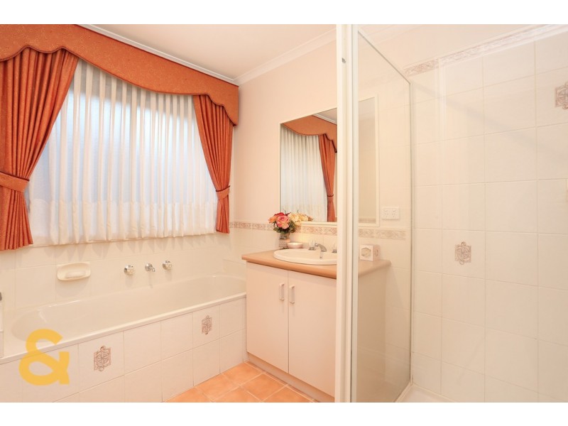 23 Wrigley Crescent, Roxburgh Park VIC 3064