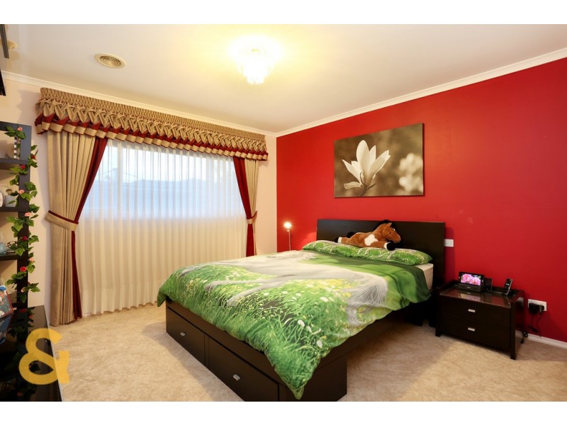 23 Wrigley Crescent, Roxburgh Park VIC 3064