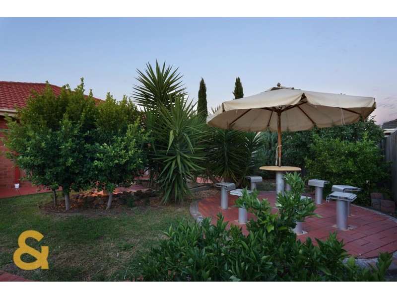 23 Wrigley Crescent, Roxburgh Park VIC 3064