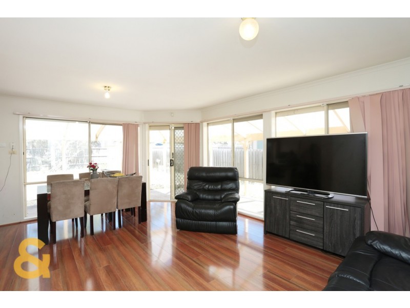 3 Carr Place, Roxburgh Park VIC 3064