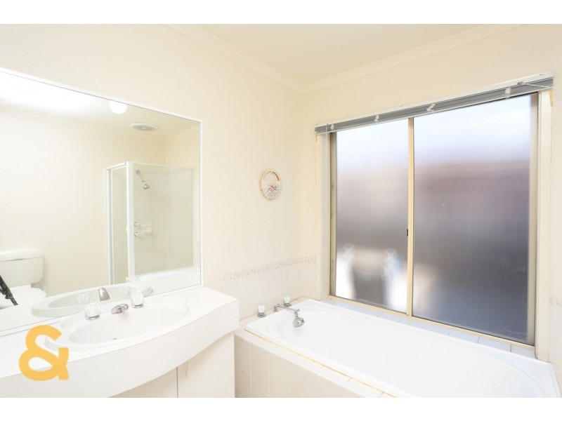 3 Carr Place, Roxburgh Park VIC 3064