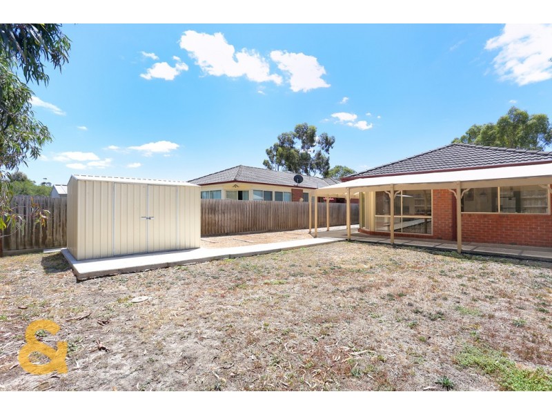 3 Carr Place, Roxburgh Park VIC 3064